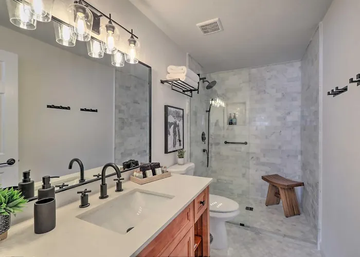 Holiday home Gem In Continental Country Club! *