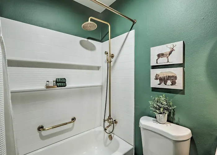 Holiday home Gem In Continental Country Club!